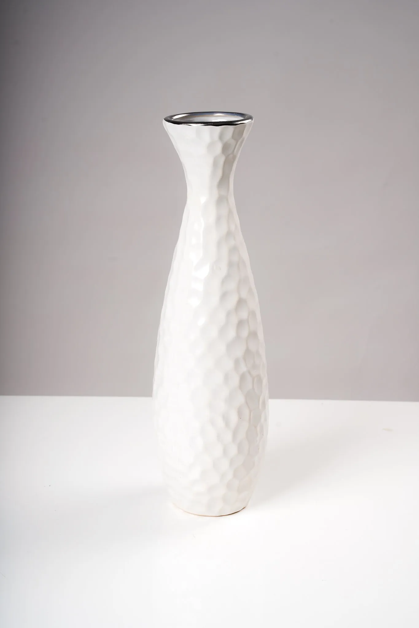 18" VASE WHITE SILVER - Sylvana Collection