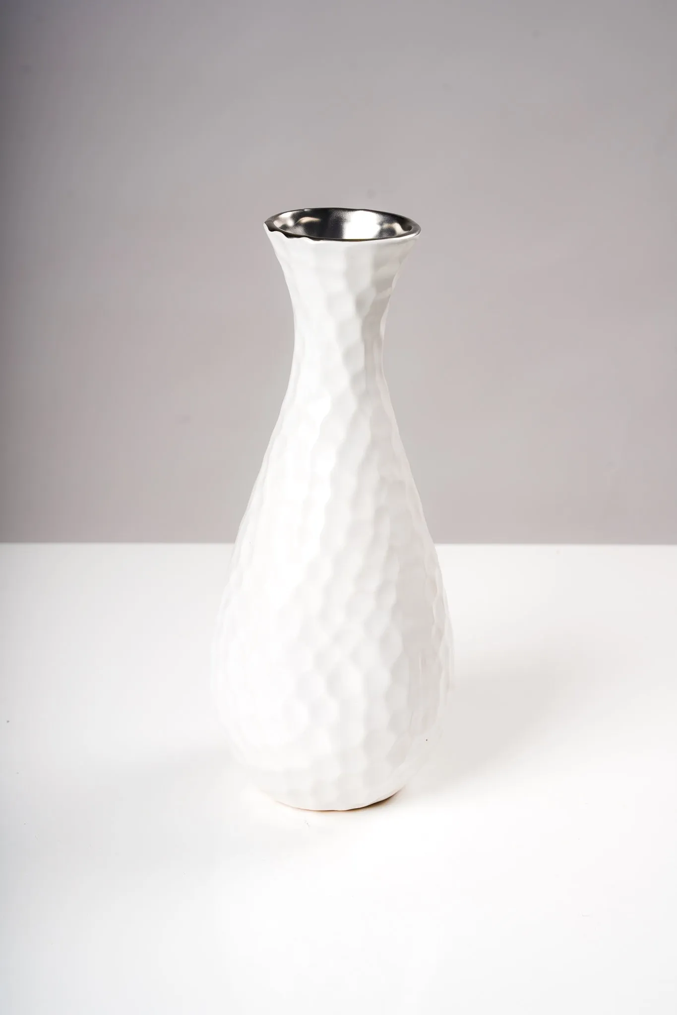 18" VASE WHITE SILVER - Sylvana Collection